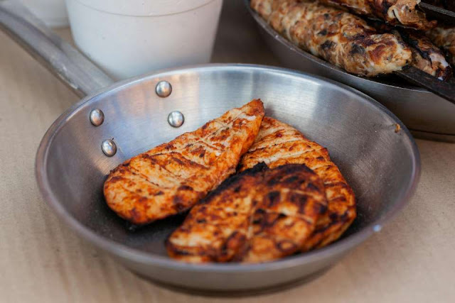 tender grilled chicken breast cooked in a skillet for juicy chicken breast recipe